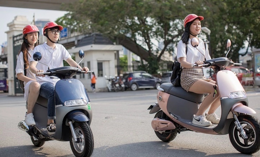 QUY ĐỊNH TUỔI LÁI XE: CHƯA ĐỦ TUỔI LÁI XE PHẠT BAO NHIÊU? 5 Quy định mới về độ tuổi lái xe ô tô